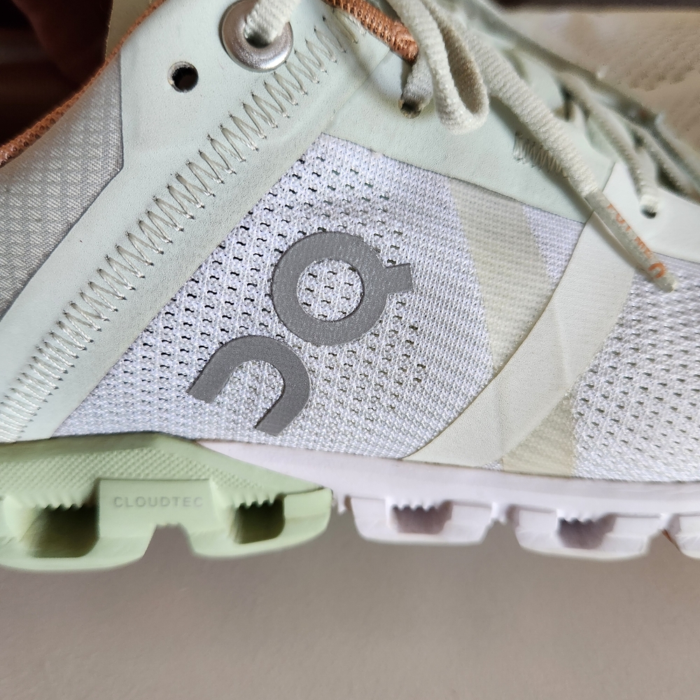 On Running Cloud Shoes in Light Green and Brown - Picture 8 of 10